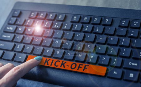 Foto de Handwriting text Kick Off, Business showcase start or resumption of football match in which player kicks ball - Imagen libre de derechos