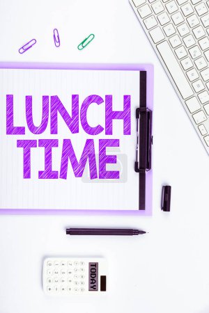 Mittagszeit, Geschäftskonzept Essen in der Mitte des Tages nach dem Frühstück und vor dem Abendessen
