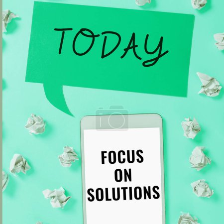 Foto de Conceptual display Focus On Solutions, Business approach powerful practical way to achieve positive change - Imagen libre de derechos