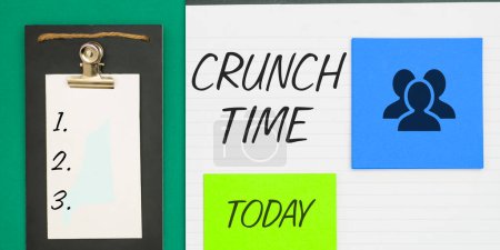 Foto de Text caption presenting Crunch Time, Business overview period when pressure to succeed is great often undertaking end - Imagen libre de derechos