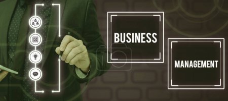 Téléchargez les photos : Text sign showing Business Management, Business concept Overseeing Supervising Coordinating Business Operations - en image libre de droit