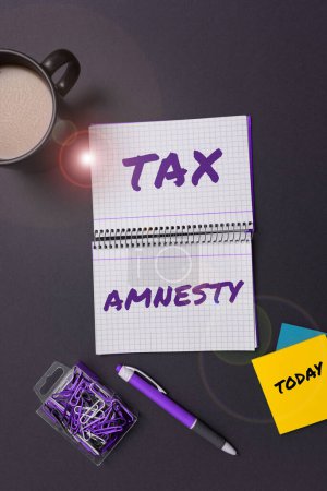 Foto de Texto que muestra inspiración Amnistía Tributaria, Concepto que significa oportunidad de tiempo limitado para que un grupo específico de contribuyentes pague - Imagen libre de derechos