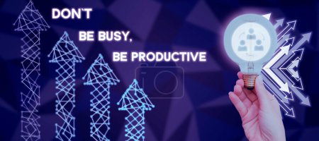 Foto de Texto que muestra inspiración DonT Be Busy, Be Productive, Concepto de negocio Trabaja eficientemente Organiza tu horario - Imagen libre de derechos