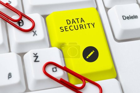 Téléchargez les photos : Writing displaying text Data Security, Word for Confidentiality Disk Encryption Backups Password Shielding - en image libre de droit