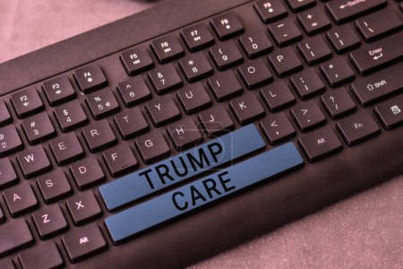 Foto de Text caption presenting Trump Care, Business concept refers to replacement for Affordable Care Act in united states - Imagen libre de derechos