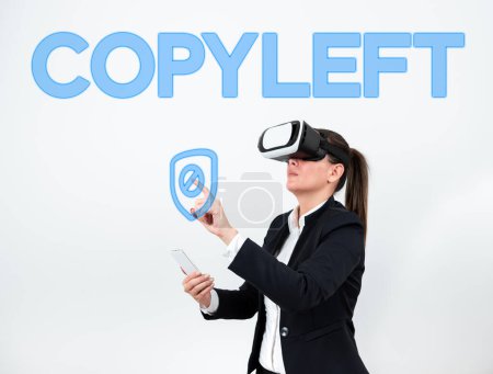 Foto de Firma que muestra Copyleft, idea de negocio el derecho a utilizar libremente, modificar, copiar, y compartir software, obras de arte - Imagen libre de derechos