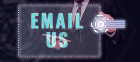 Téléchargez les photos : Inspiration montrant signe Email Us, Concept signifiant Envoyer un message commercial à un groupe de personnes utilisant le courrier - en image libre de droit