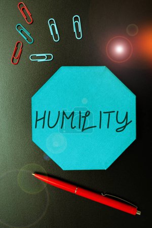 Foto de Texto de la escritura Humildad, concepto de negocio Humilde es una virtud para no sentirse demasiado superior - Imagen libre de derechos