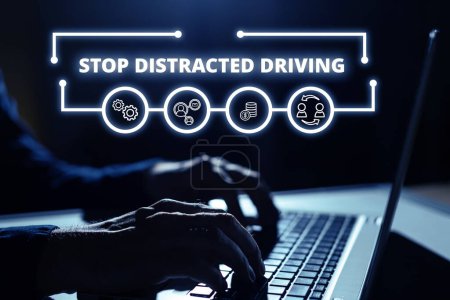 Téléchargez les photos : Légende du texte présentant Stop Distrait Conduite, Concept signifiant demander d'être prudent derrière le volant lentement - en image libre de droit