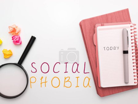 Foto de Text caption presenting Social Phobia, Internet Concept overwhelming fear of social situations that are distressing - Imagen libre de derechos