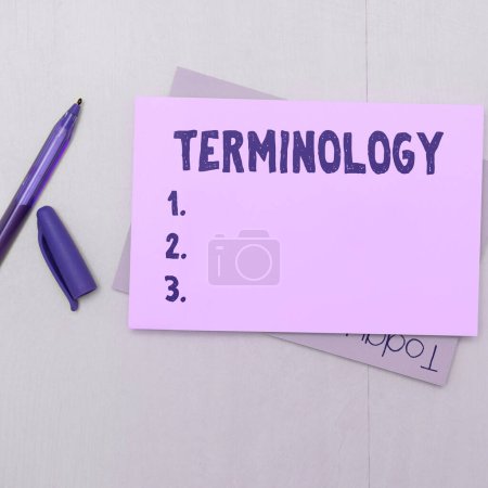 Foto de Texto que presenta Terminología, Enfoque empresarial Términos utilizados con particular aplicación técnica en los estudios - Imagen libre de derechos