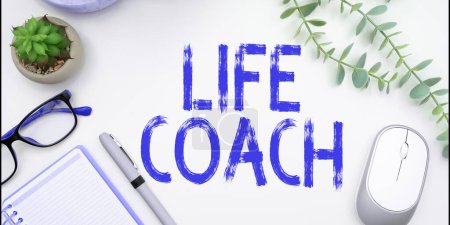 Foto de Inspiración mostrando signo Life Coach, Internet Concept Una persona que aconseja a los clientes cómo resolver sus problemas o metas - Imagen libre de derechos