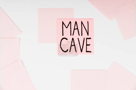 Foto de Expositor conceptual Man Cave, Business resumen una habitación, espacio o área de una vivienda reservada para una persona masculina - Imagen libre de derechos