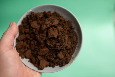 Téléchargez les photos : Détail de perdre-up de moulin à café dans la plaque. - en image libre de droit