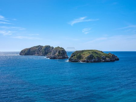 Téléchargez les photos : Belle vue sur les îles protégées - en image libre de droit