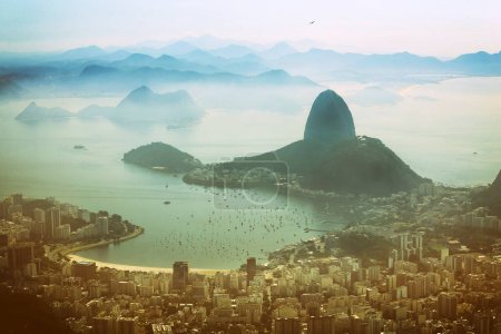 Téléchargez les photos : Rio de Janeiro, Brazil - February 3, 2023: Rio de Janeiro skyline city. Botafogo Bay - en image libre de droit