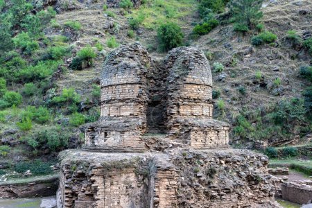 Téléchargez les photos : Najigram tokar dara stupa in tehsil barikot district swat, KPK, Pakistan - en image libre de droit