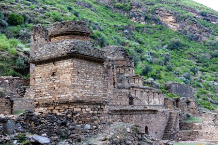 Téléchargez les photos : Le site archéologique de Tokar Dara Najigram Stupa et du monastère dans la vallée de Swat - en image libre de droit