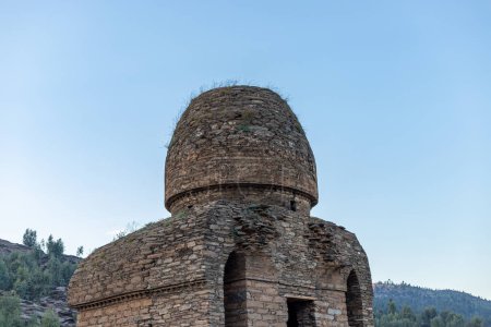 Foto de El sitio arqueológico del santuario budista Gumbat también llamado Vihara en el balo kaley Swat, Pakistán - Imagen libre de derechos