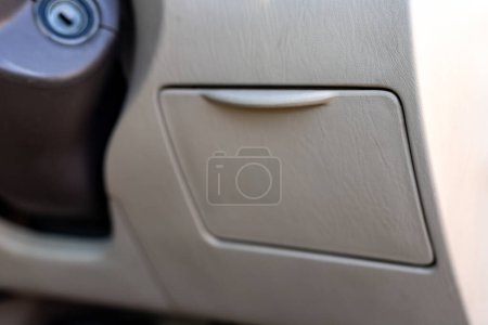 Téléchargez les photos : Driver side small storage compartment - en image libre de droit