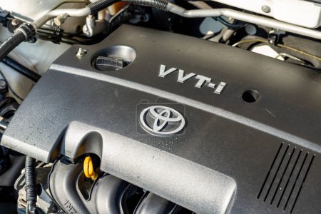 Téléchargez les photos : Swat, Pakistan - December 26, 2022 : Toyota Corolla VVT-I engine closeup - en image libre de droit