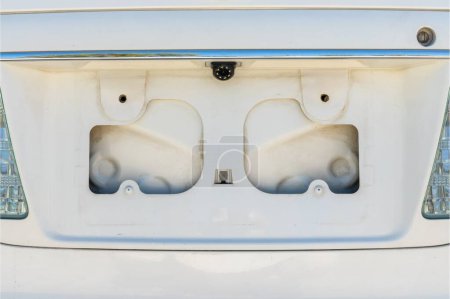 Foto de Lugar de matrícula en el maletero de un coche de cerca - Imagen libre de derechos