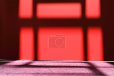 Téléchargez les photos : Fond intérieur vide de teintes rouges classiques et de plâtre de béton violet avec des reflets chiaroscuro. Intérieurs. Rendu 3d. - en image libre de droit