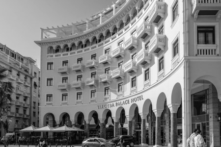 Foto de Tesalónica, Grecia - 22 de septiembre de 2023: Vista del hotel de lujo Electra Palace en el centro de Tesalónica Grecia - Imagen libre de derechos