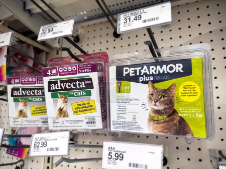 Foto de Lynnwood, WA USA - circa December 2022: Close up view of flea and tick medication for cats inside a Target retail store. - Imagen libre de derechos