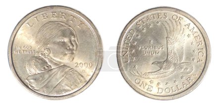 Téléchargez les photos : Rare or couleur 2000 D Sacagawea Dollar Coin de Denver menthe. faces avant et arrière isolées sur fond blanc. C'était une femme Lemhi Shoshone qui a aidé l'expédition Lewis et Clark en Louisiane. - en image libre de droit