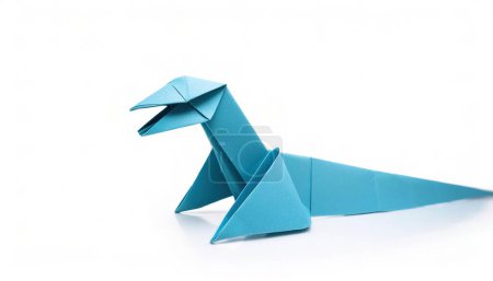 monstres cryptid créature mythologique concept origami de monstre loch ness, isolé sur fond blanc avec vue latérale de l'espace de copie, simple embarcation de démarrage pour les enfants