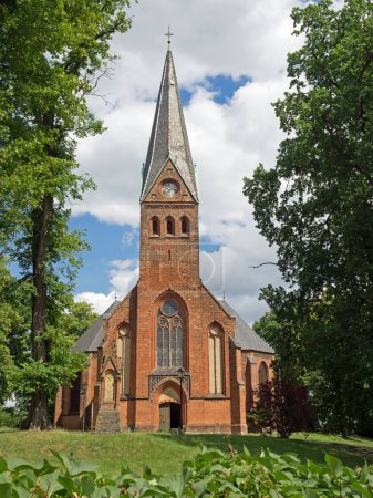 Foto de Vista exterior de la histórica iglesia de Malchow, Mecklemburgo-Pomerania Occidental, Alemania - Imagen libre de derechos