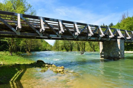 Foto de Puente sobre el río Korana en Slunj en el condado de Karlovac, Croacia - Imagen libre de derechos