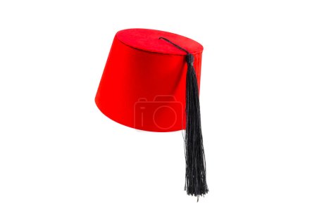 Sombrero rojo fez aislado sobre fondo blanco