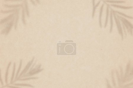 Foto de Fondo neutro abstracto. Sombras de hojas de espino cerval de mar sobre papel texturizado beige, espacio para copiar. - Imagen libre de derechos