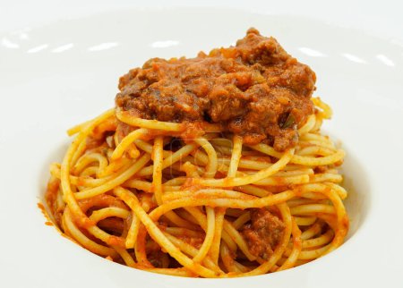 Téléchargez les photos : Spaghetti bolognais à l'italienne dans un restaurant - en image libre de droit