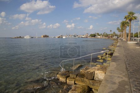 Foto de Paseo marítimo en la hermosa ciudad mediterránea - Imagen libre de derechos
