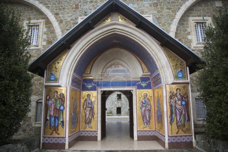 Téléchargez les photos : Intérieur de la belle église orthodoxe - en image libre de droit