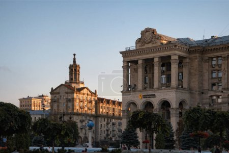 Photo for Kyiv, Ukraine-September 09,2022:Scenic autumn landscape view of Maidan Nezalezhnosti with Kyiv main post office building. It is the central square of Kyiv. One of the city's main squares. - Royalty Free Image
