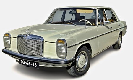 Téléchargez les photos : Mercedes Vintage / 8 des années 70 - en image libre de droit