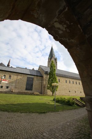 Téléchargez les photos : Vue de la tour de la cathédrale de Paderborn, Rhénanie-du-Nord-Westphalie, Allemagne, - en image libre de droit