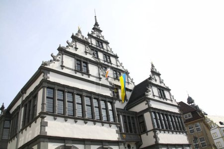 place de la mairie avec hôtel de ville historique dans le style architectural Renaissance Weser à Paderborn, Rhénanie du Nord-Westphalie, Allemagne,