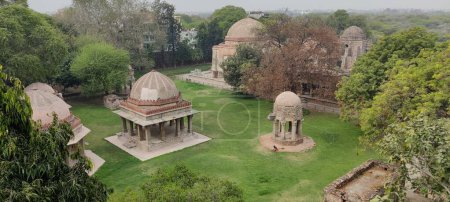 Foto de Delhi, India - 05 de marzo 2024: Hauz Khas Fort, Vista aérea - Imagen libre de derechos
