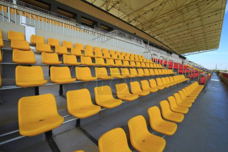 Foto de Los asientos del estadioLimpio y ordenado, - Imagen libre de derechos