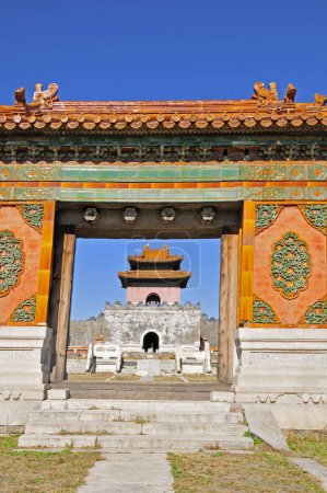 Antiguo paisaje de arquitectura, el qing qing dongling, en China el mausoleo real 