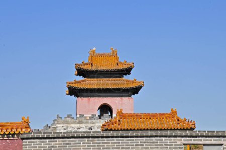Téléchargez les photos : Paysage architectural antique, le qing qing dongling, en Chine le mausolée royal - en image libre de droit