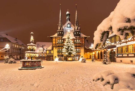 Téléchargez les photos : Marché de Noël Wernigerode à la mairie - en image libre de droit