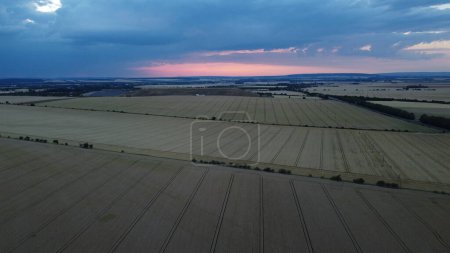 Téléchargez les photos : Belle vue aérienne du paysage rural - en image libre de droit