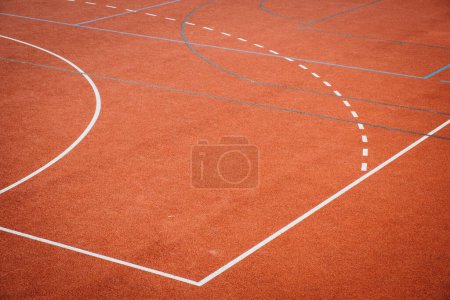 Téléchargez les photos : Terrain de soccer sur l'aire de jeux - en image libre de droit
