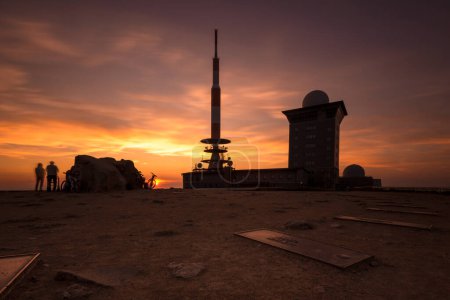 Téléchargez les photos : Belle vue de l'observatoire au coucher du soleil - en image libre de droit